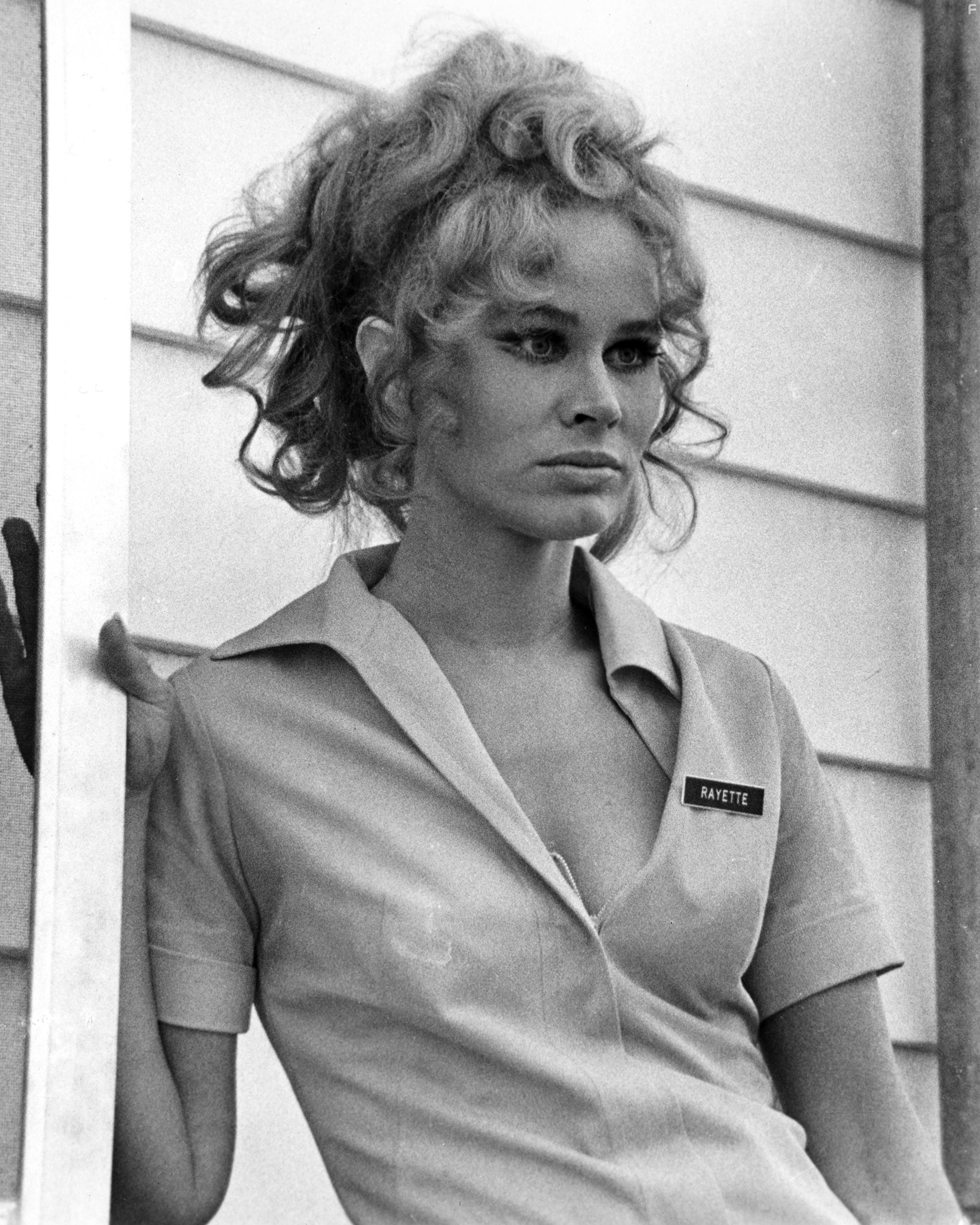 Karen Black in Пять легких пьес (1970)