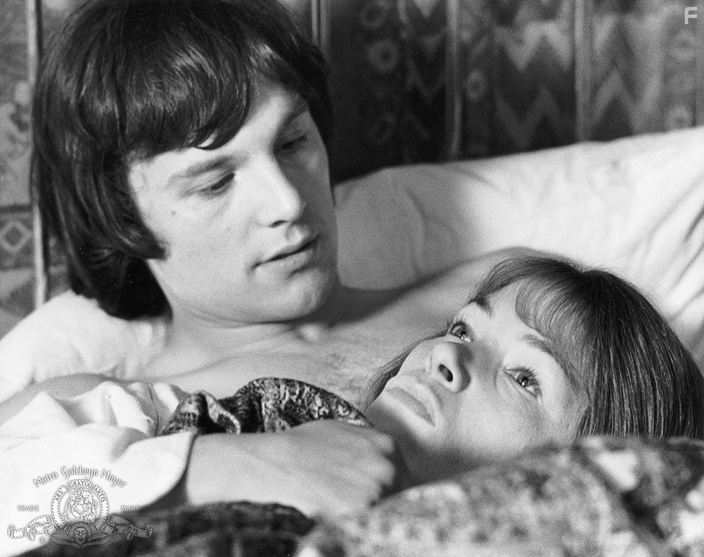 Murray Head and Glenda Jackson in Воскресенье, проклятое воскресенье (1971)