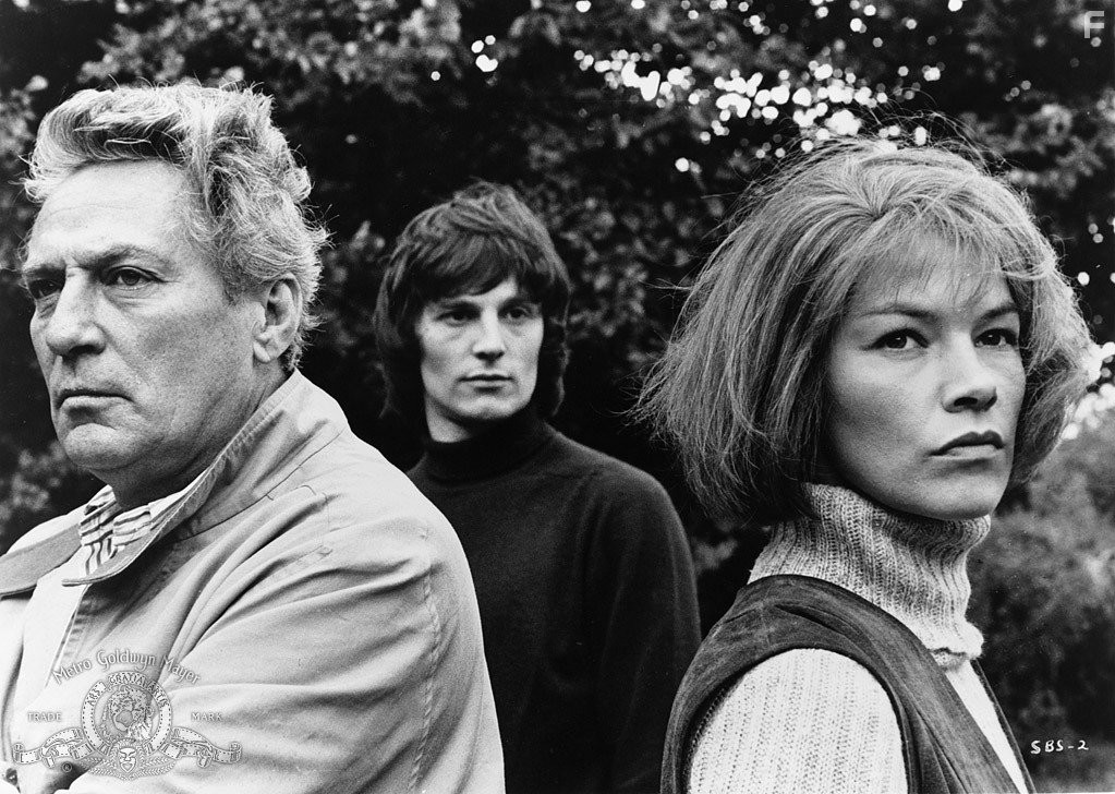 Peter Finch, Murray Head, and Glenda Jackson in Воскресенье, проклятое воскресенье (1971)