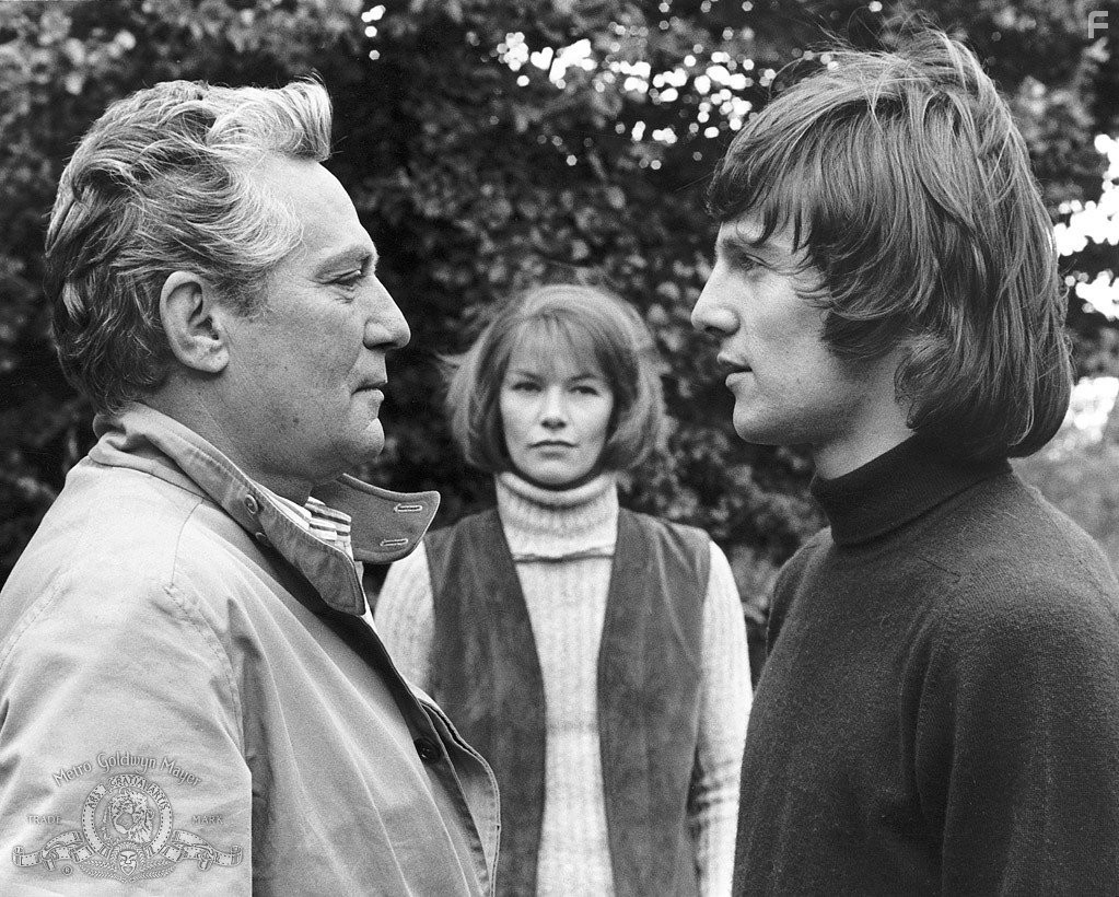 Peter Finch, Murray Head, and Glenda Jackson in Воскресенье, проклятое воскресенье (1971)
