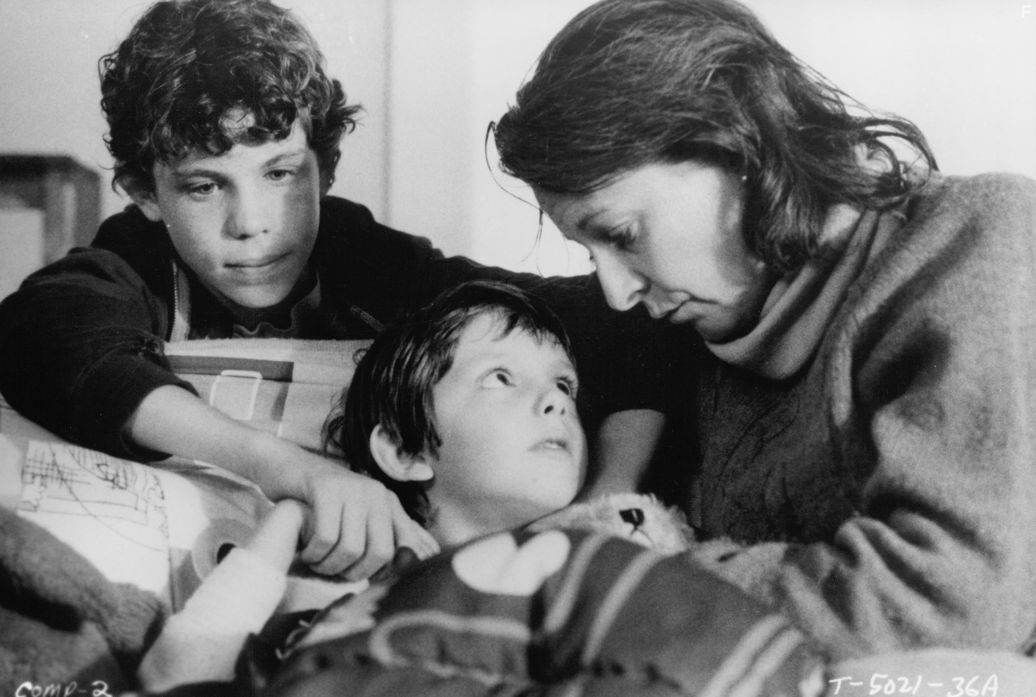 Jane Alexander, Lukas Haas, and Rossie Harris in Завещание (1983)