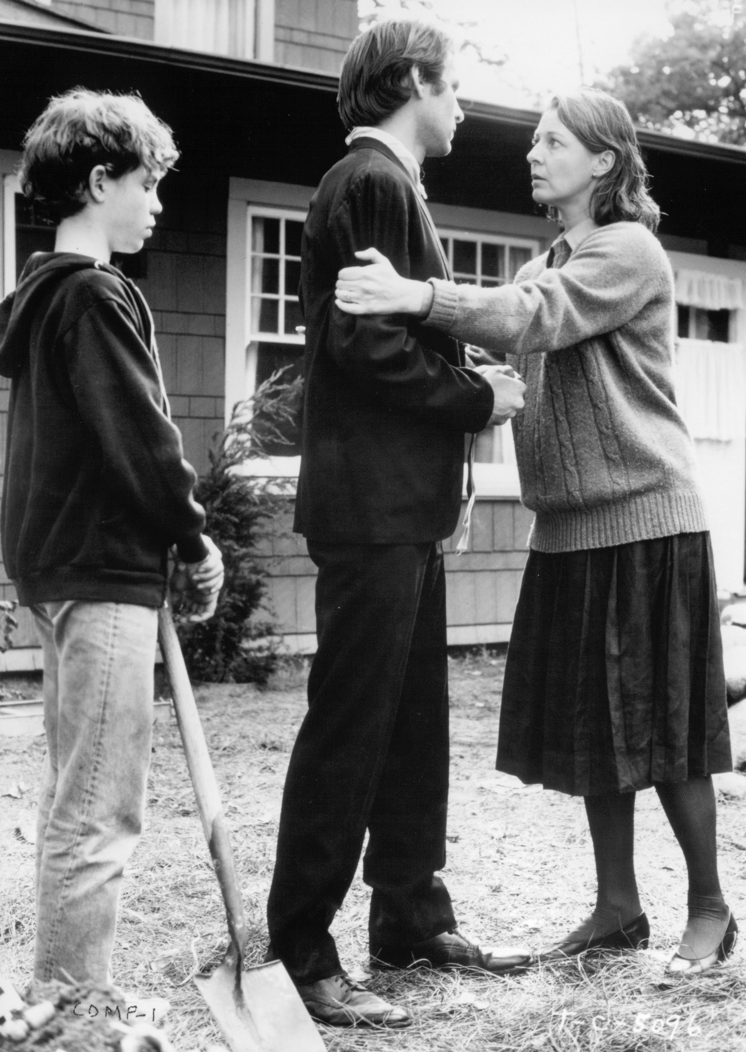 Jane Alexander, Philip Anglim, and Rossie Harris in Завещание (1983)