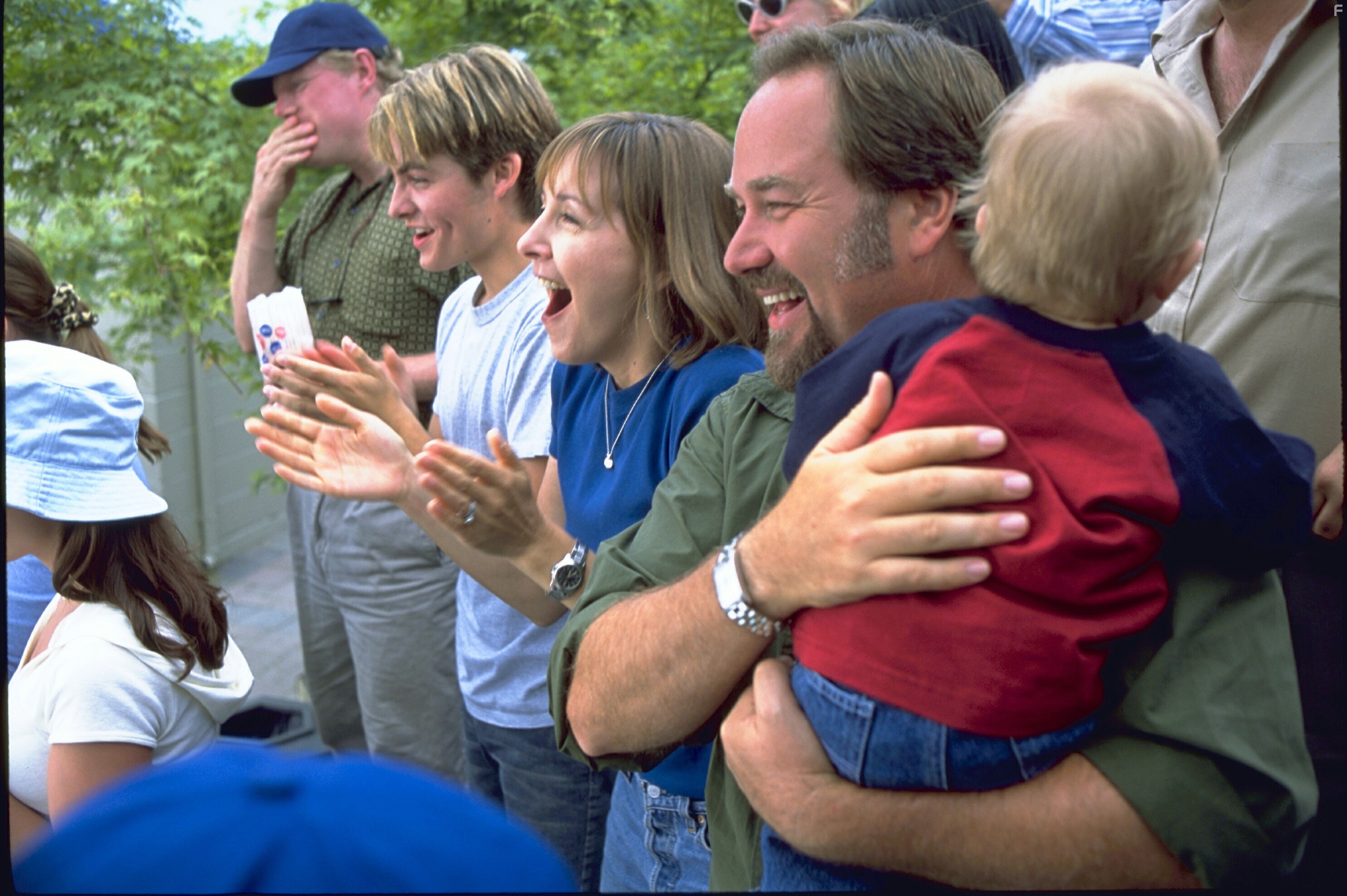 Richard Karn, Cynthia Stevenson, Kevin Zegers, Emma Marof, and Hannah Marof in Король воздуха: седьмая подача (2002)