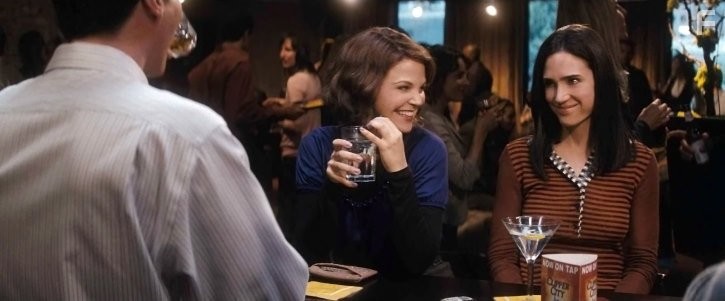 Jennifer Connelly and Ginnifer Goodwin in Обещать - не значит жениться (2009)