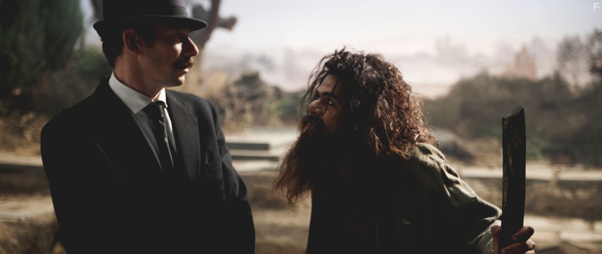 Mathieu Amalric and Jamel Debbouze in Цыпленок с черносливом (2011)