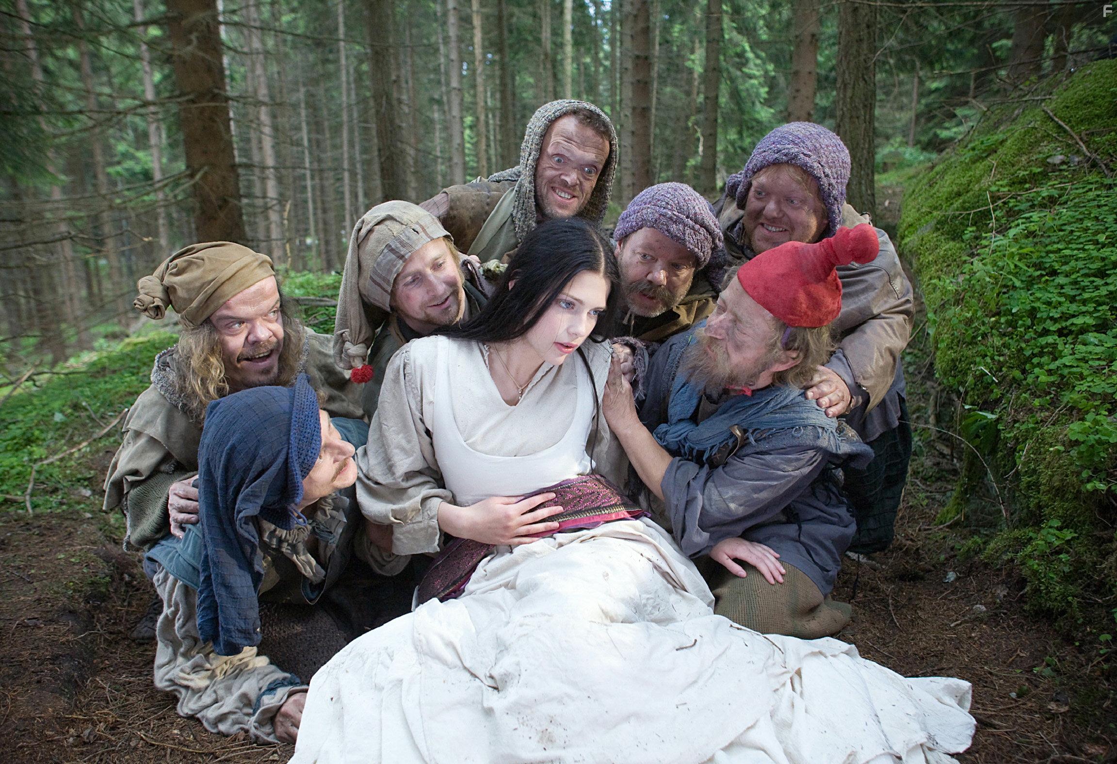 Karsten Kramer, Peter Luppa, Michael Markfort, Uwe Meyer, Manni Laudenbach, Volker Zack, Erwin Brderbauer, and Laura Berlin in Sneeuwwitje (2009)