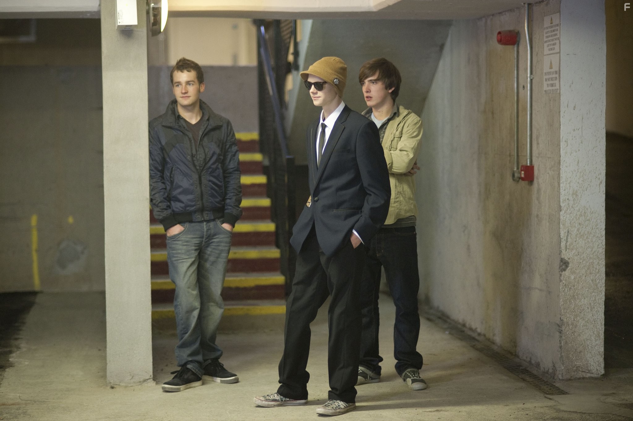 Thomas Brodie-Sangster and Killian Coyle in Смерть супергероя (2011)