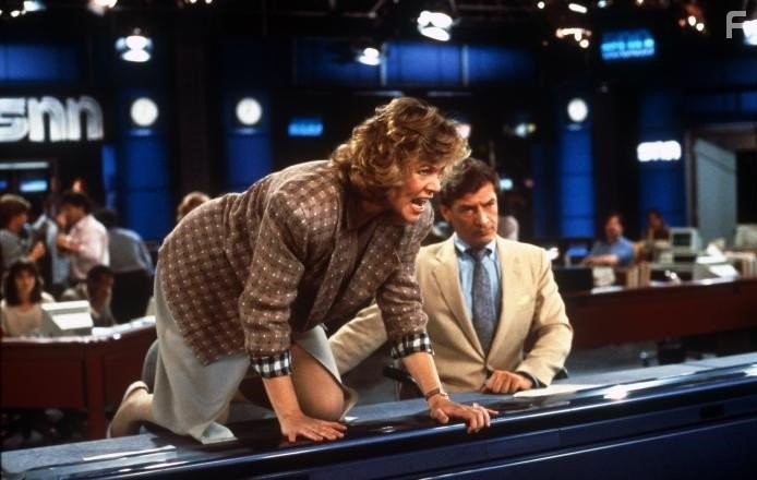 Kathleen Turner in Переключая каналы (1988)