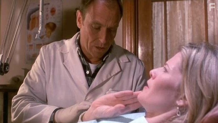 Corbin Bernsen and Jillian McWhirter in Дантист 2 (1998)