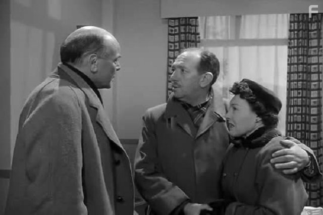 Dean Jagger in Икс: Неизвестное (1956)