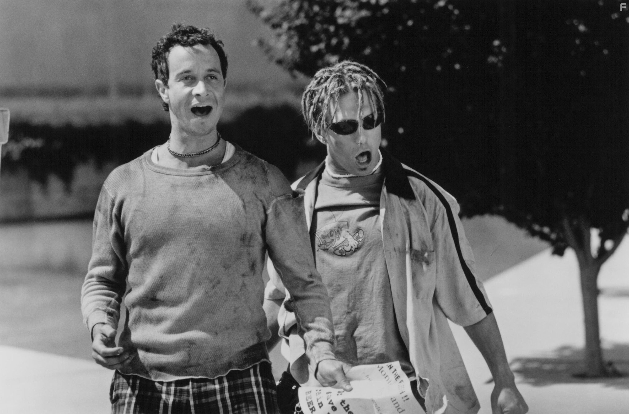 Stephen Baldwin and Pauly Shore in Био-Дом (1996)