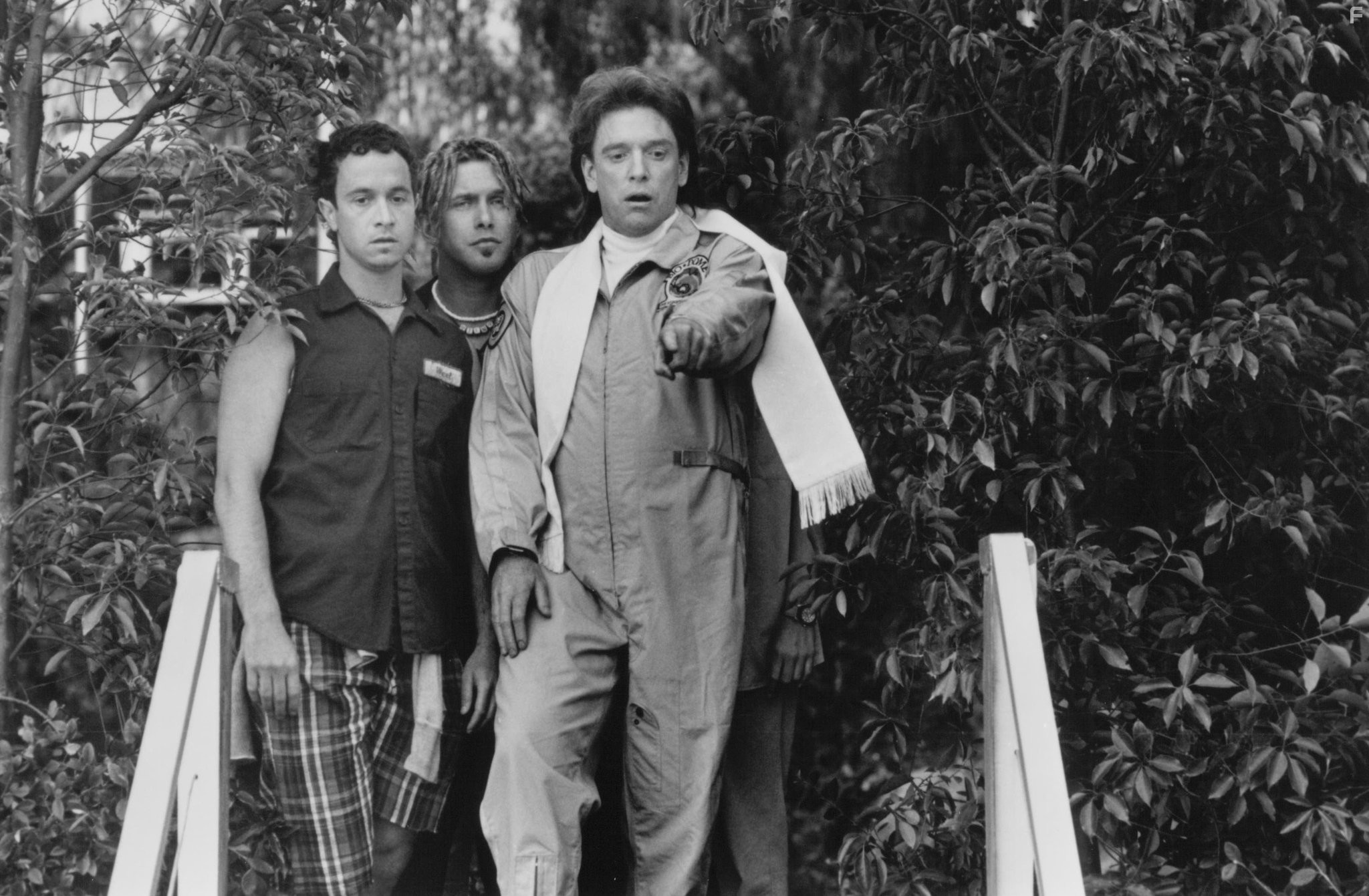 Stephen Baldwin, Pauly Shore, and William Atherton in Био-Дом (1996)
