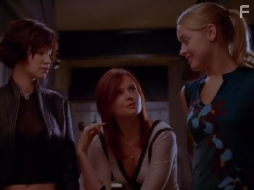 Dina Meyer, Rachel Skarsten, and Ashley Scott in Хищные пташки (2002)