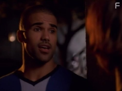 Shemar Moore in Хищные пташки (2002)