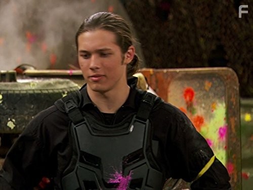 Leo Howard in В ударе! (2011)