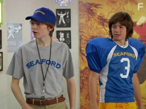 Leo Howard and Dylan Riley Snyder in В ударе! (2011)