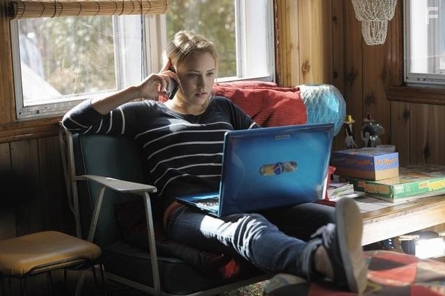 Emily Osment in Кибер-террор (2011)