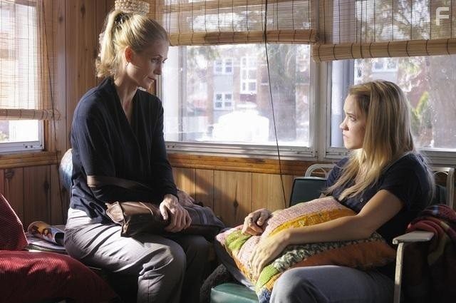 Emily Osment and Kelly Rowan in Кибер-террор (2011)