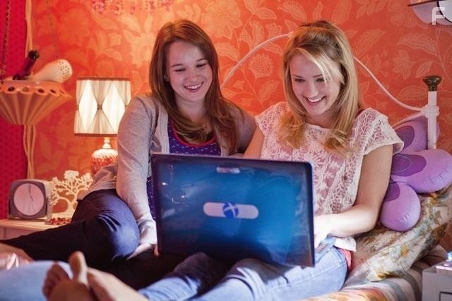 Emily Osment and Kay Panabaker in Кибер-террор (2011)