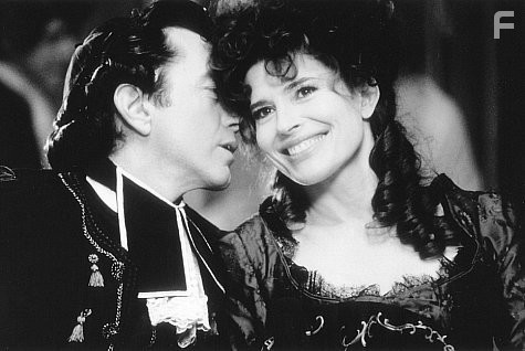 Fanny Ardant and Bernard Giraudeau in Насмешка (1996)
