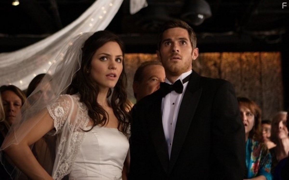 Dave Annable and Katharine McPhee in Притворись моим мужем (2011)