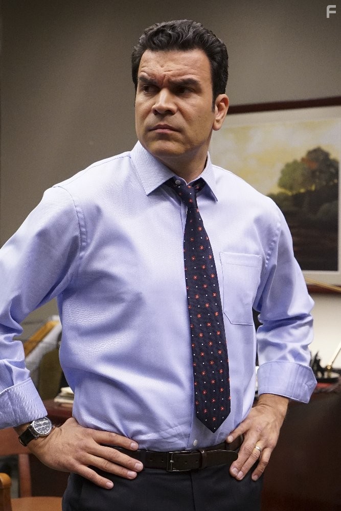 Ricardo Chavira in Скандал (2012)