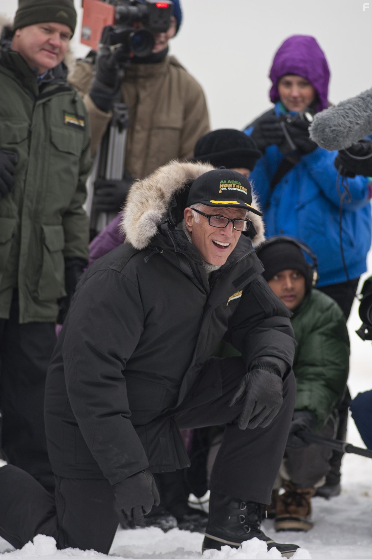 Ted Danson in Все любят китов (2012)