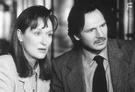 Liam Neeson and Meryl Streep in До и после (1996)