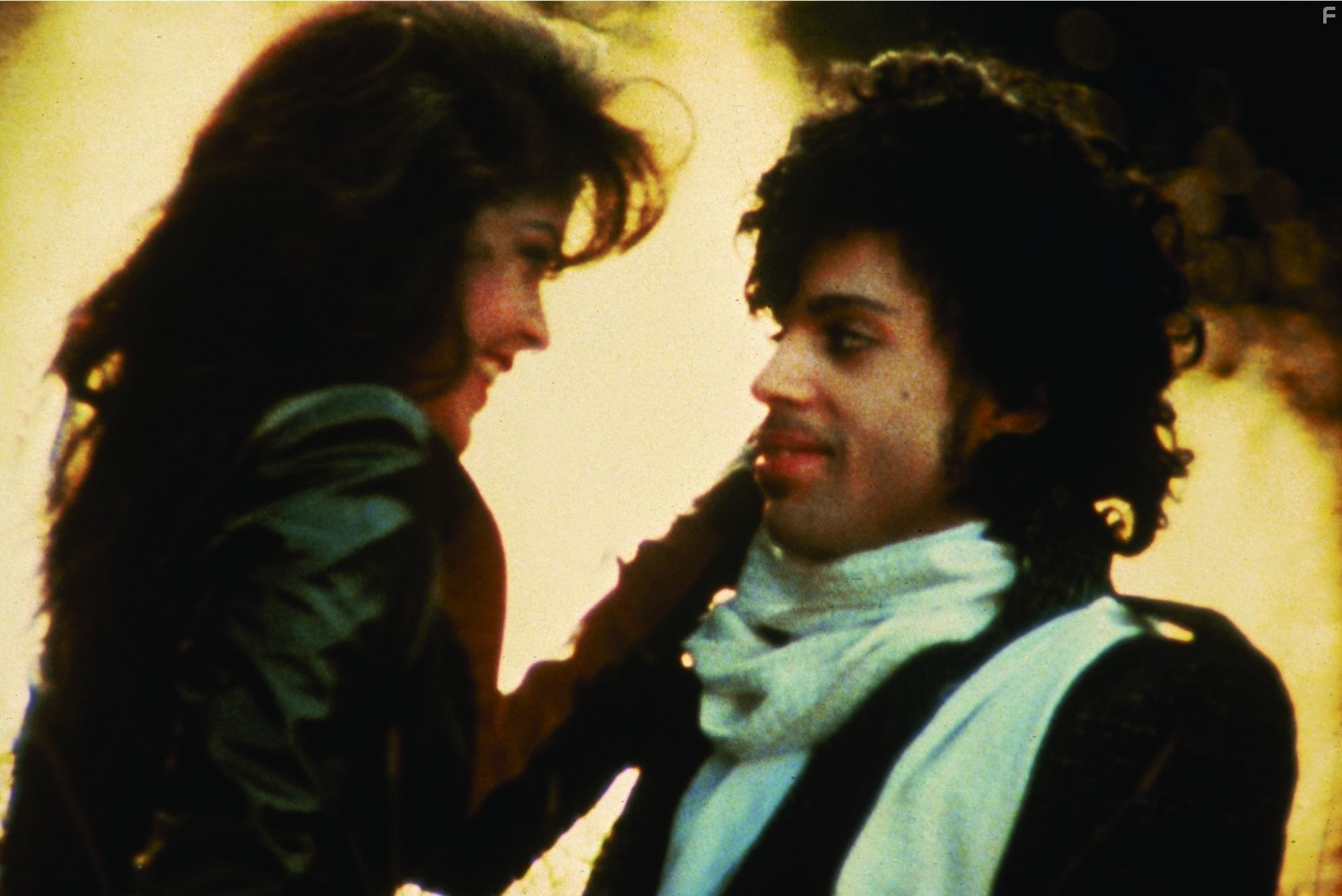 Prince and Apollonia Kotero in Принц: Пурпурный дождь (1984)