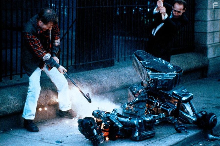 Tim Blaney, David Hemblen, and Dee McCafferty in Короткое замыкание 2 (1988)