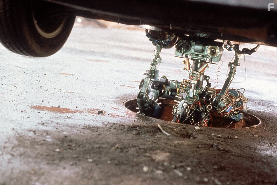 Tim Blaney in Короткое замыкание 2 (1988)