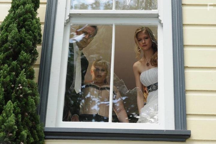 Rebel Wilson and Laura Brent in Свадебный разгром (2011)