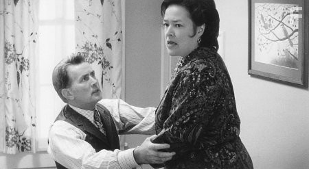 Martin Sheen in Война в доме (1996)