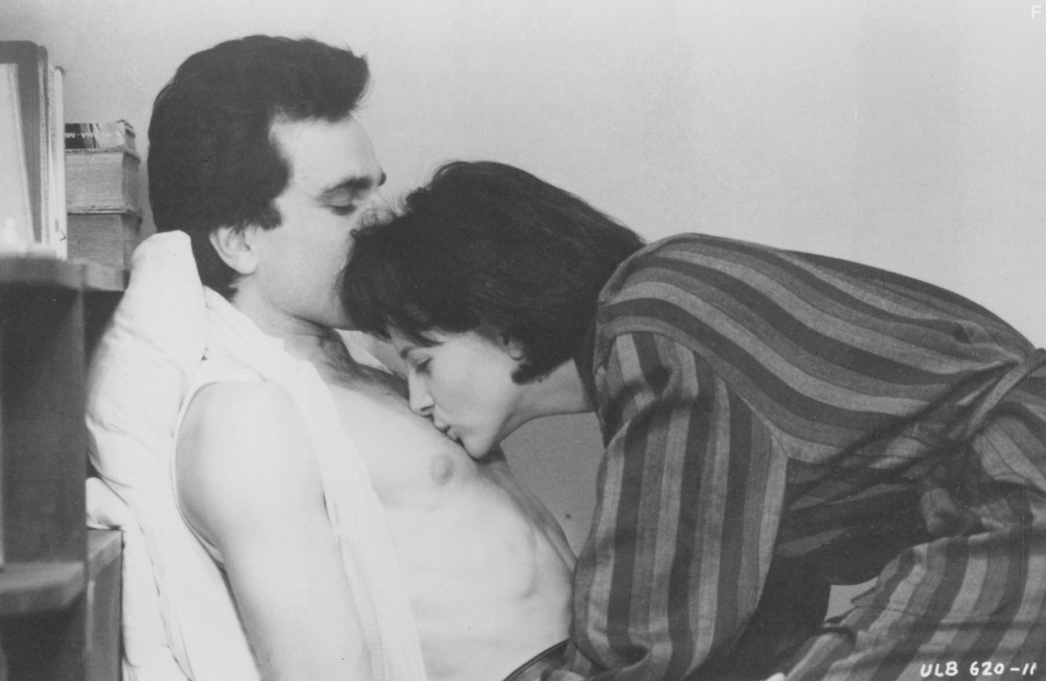 Juliette Binoche and Daniel Day-Lewis in Невыносимая лёгкость бытия (1988)