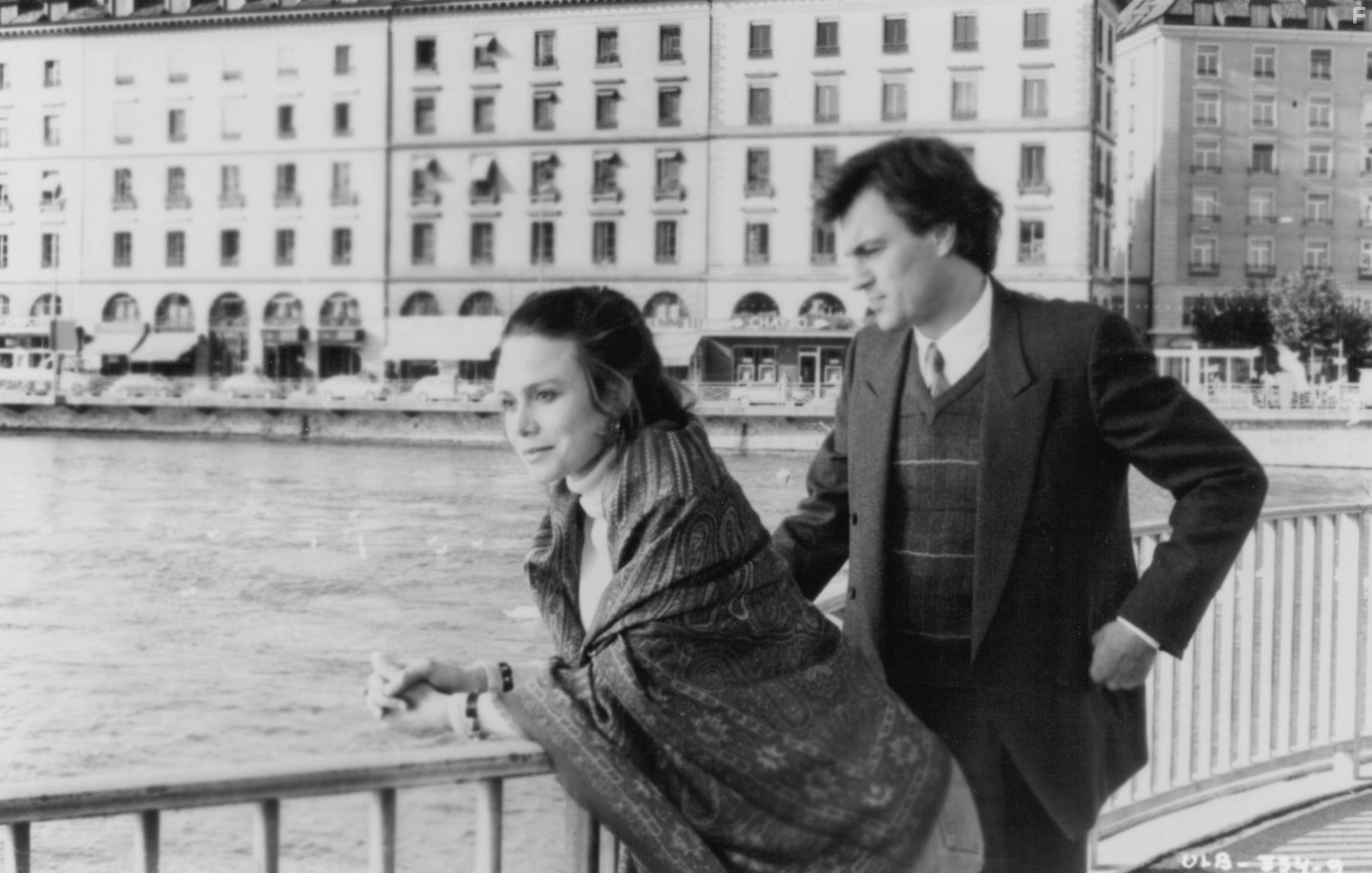 Lena Olin and Derek de Lint in Невыносимая лёгкость бытия (1988)