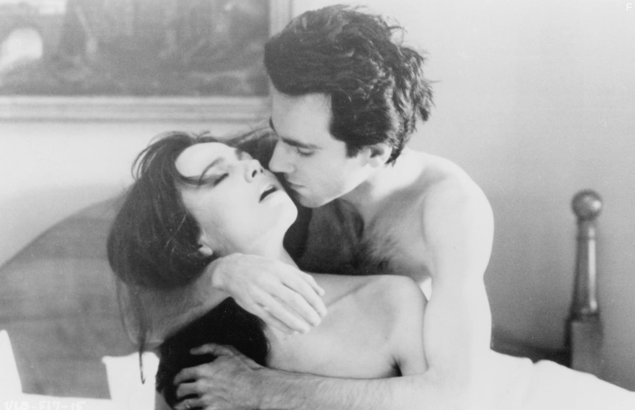 Daniel Day-Lewis and Lena Olin in Невыносимая лёгкость бытия (1988)