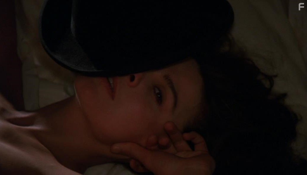 Lena Olin in Невыносимая лёгкость бытия (1988)