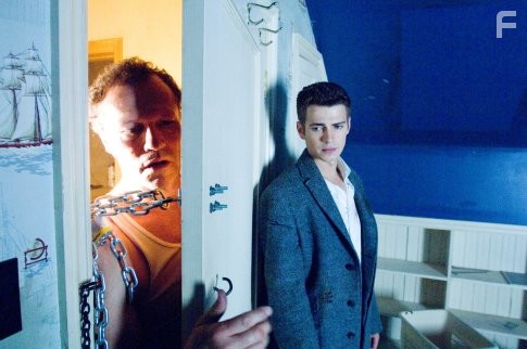 Hayden Christensen and Michael Rooker in Телепорт (2008)