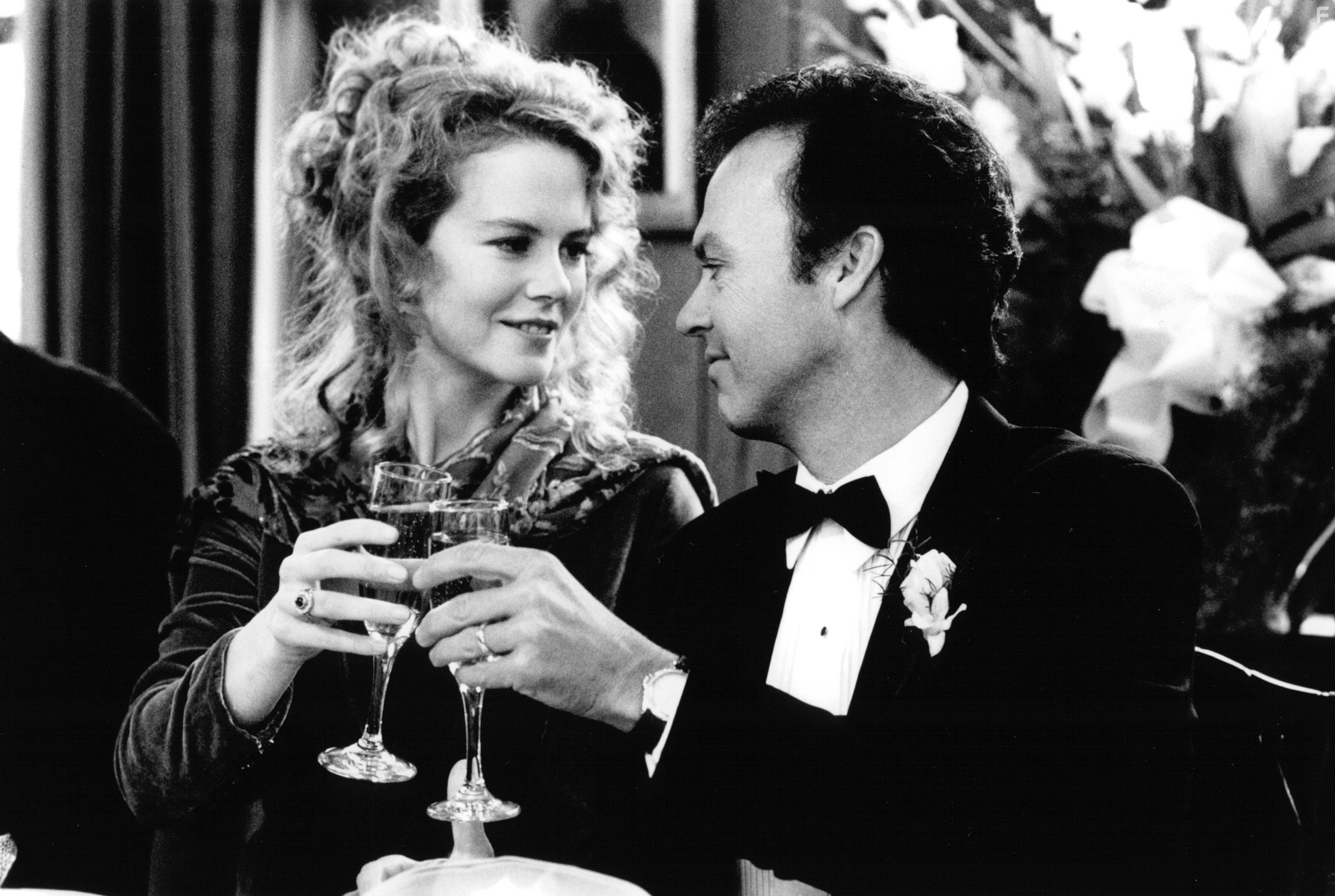 Nicole Kidman and Michael Keaton in Моя жизнь (1993)