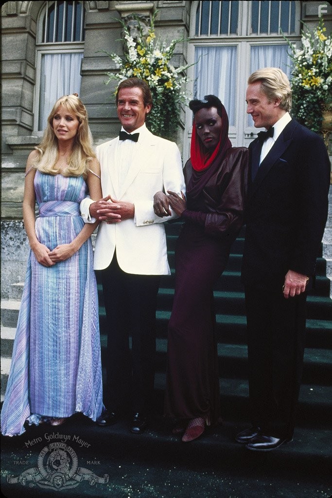 Roger Moore, Tanya Roberts, Christopher Walken, and Grace Jones in Вид на убийство (1985)
