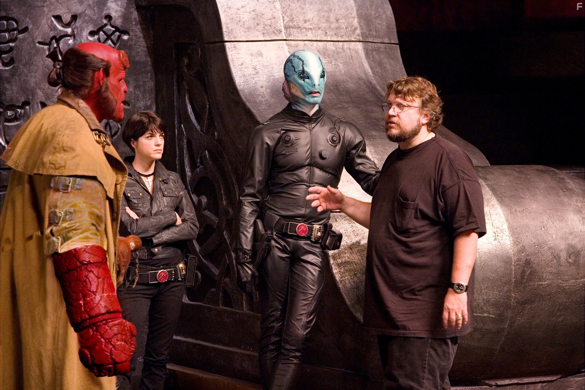 Ron Perlman, Selma Blair, Doug Jones, and Guillermo del Toro in Хеллбой II: Золотая армия (2008)