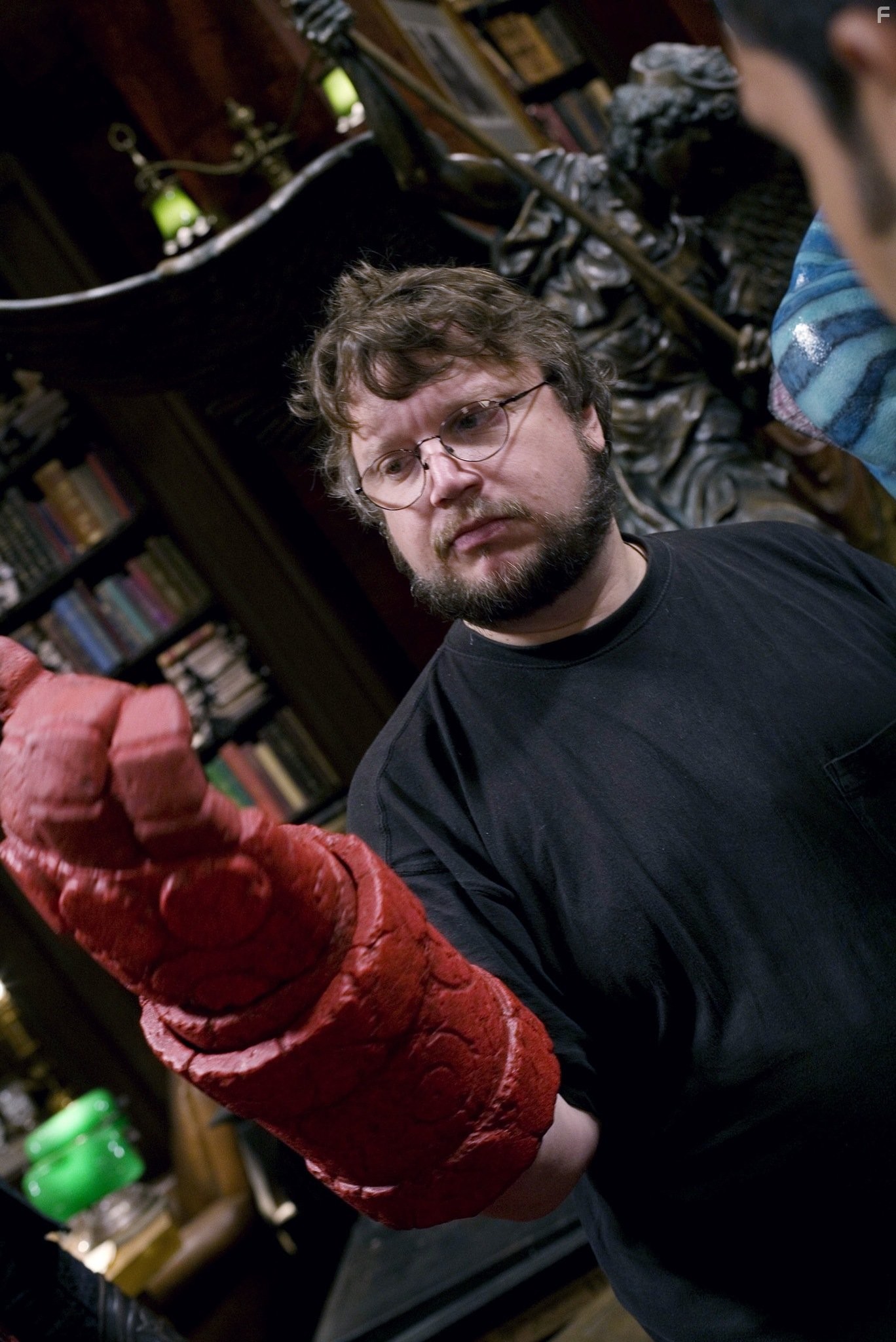 Guillermo del Toro in Хеллбой II: Золотая армия (2008)