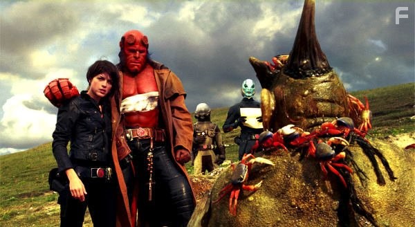 Ron Perlman and Selma Blair in Хеллбой II: Золотая армия (2008)