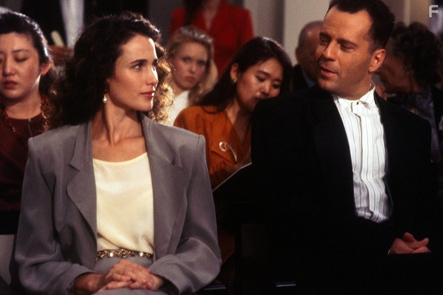 Bruce Willis and Andie MacDowell in Гудзонский ястреб (1991)