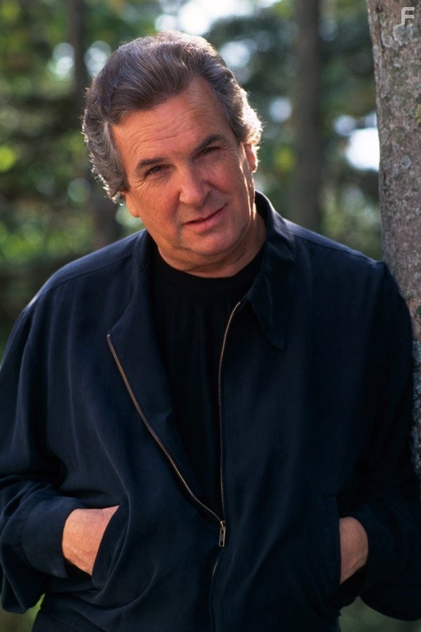 Danny Aiello in Гудзонский ястреб (1991)