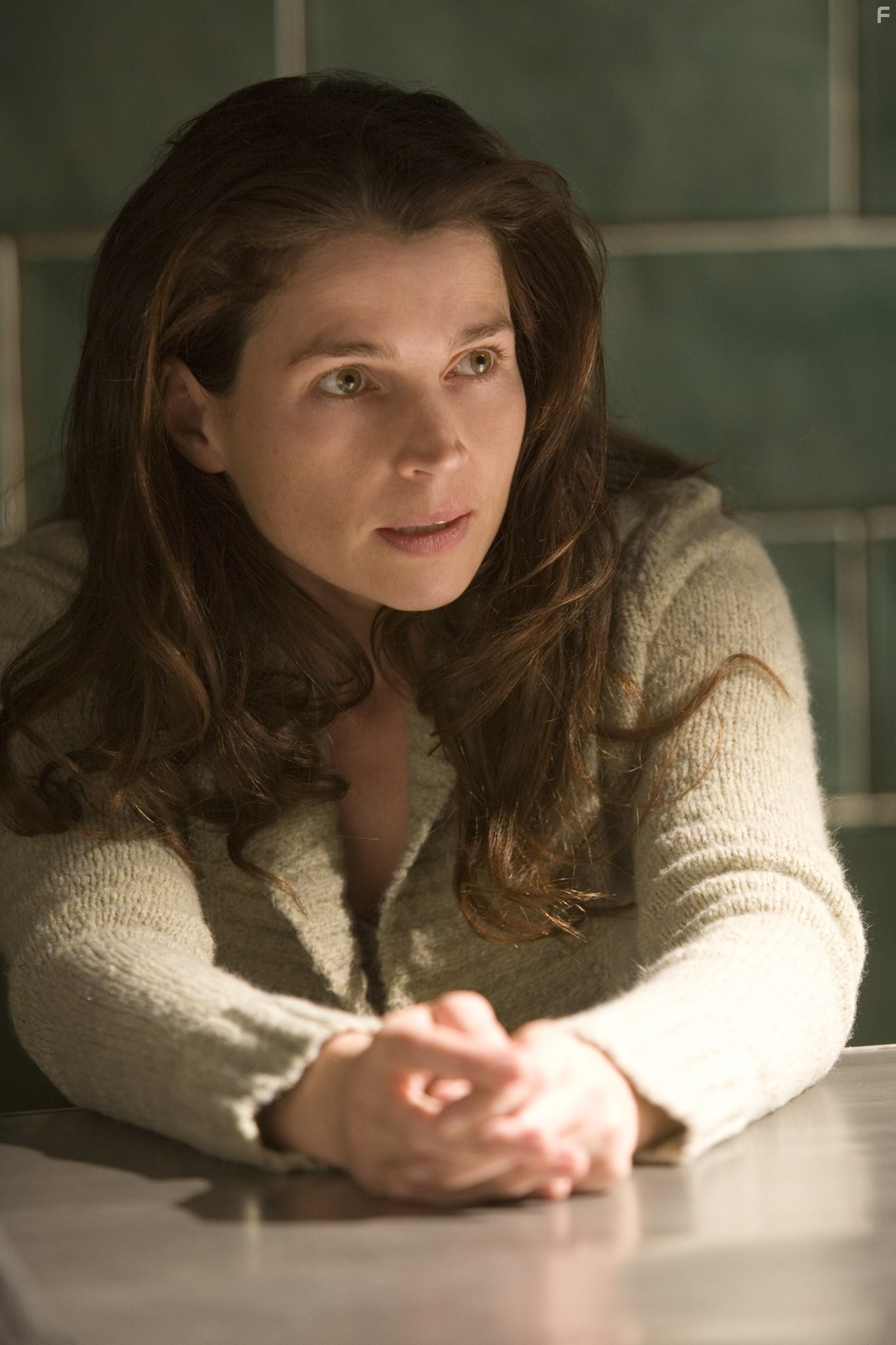 Julia Ormond in Я знаю, кто убил меня (2007)
