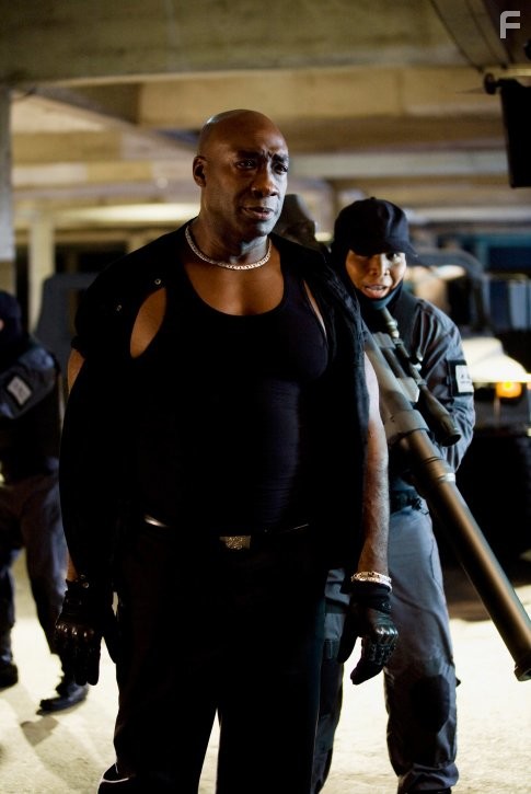 Michael Clarke Duncan in Уличный боец (2009)