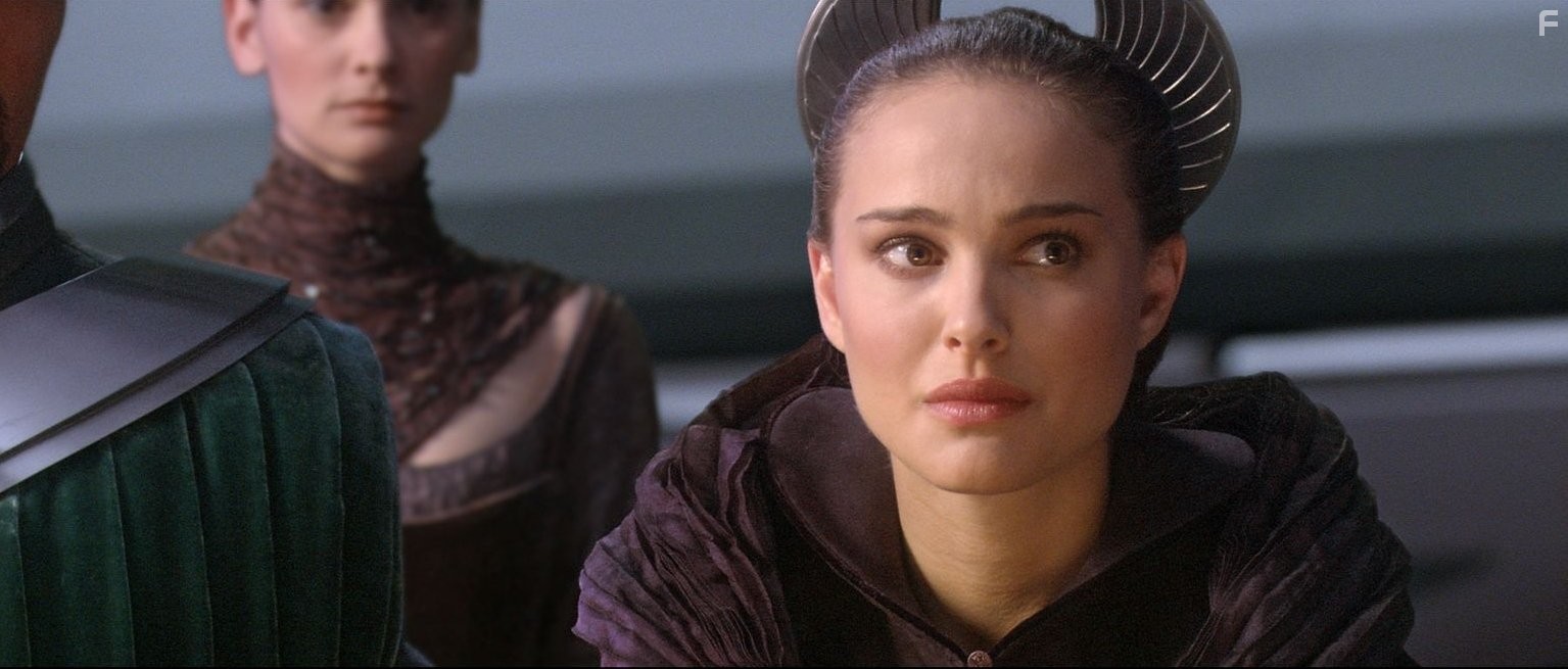 Natalie Portman in Звёздные войны. Эпизод 3: Месть Ситхов (2005)
