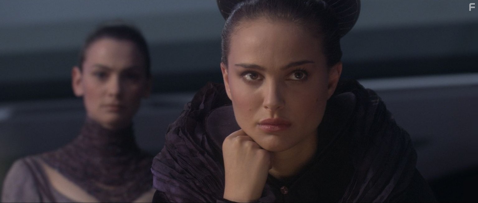 Natalie Portman in Звёздные войны. Эпизод 3: Месть Ситхов (2005)