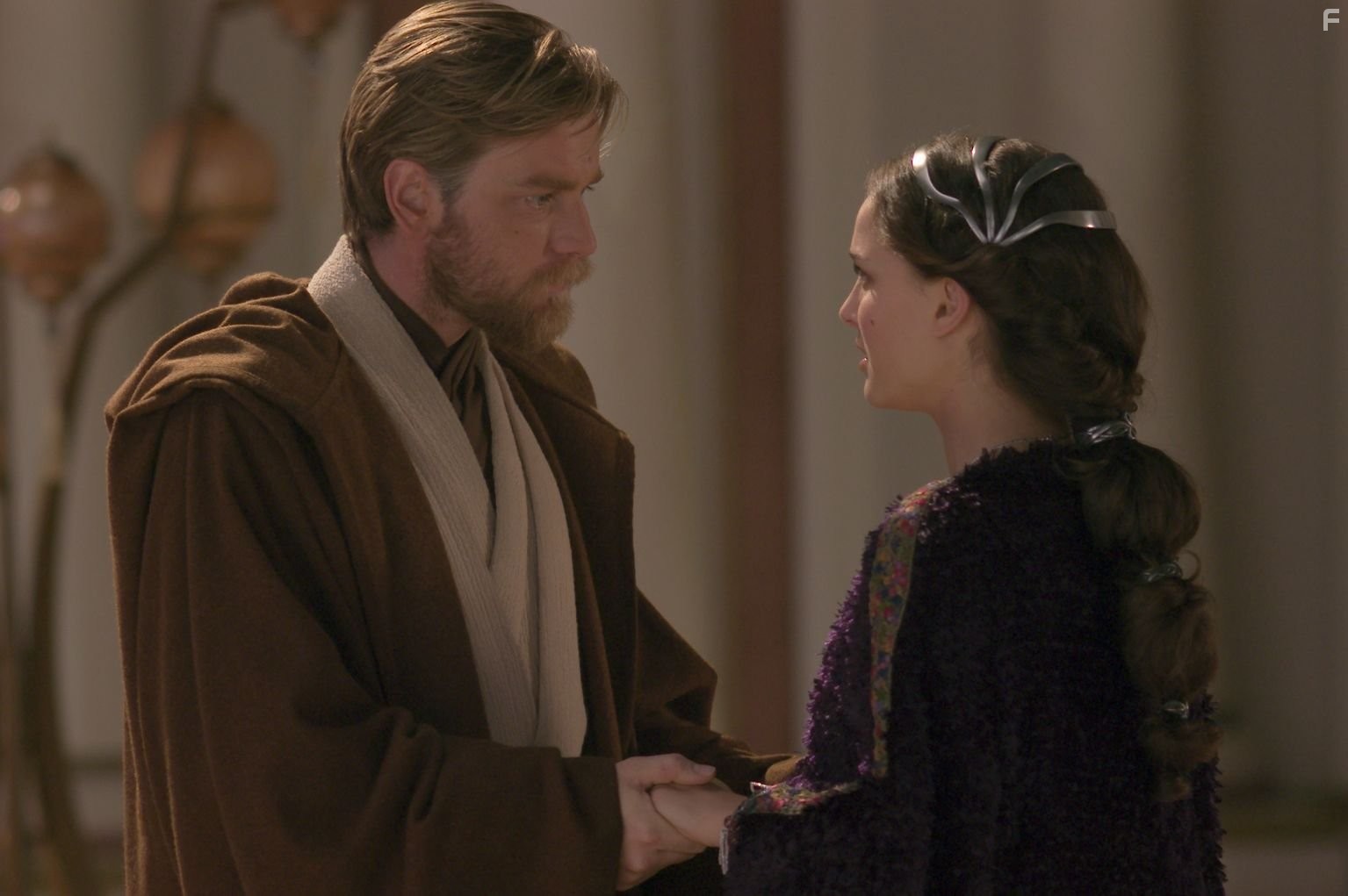 Ewan McGregor and Natalie Portman in Звёздные войны. Эпизод 3: Месть Ситхов (2005)